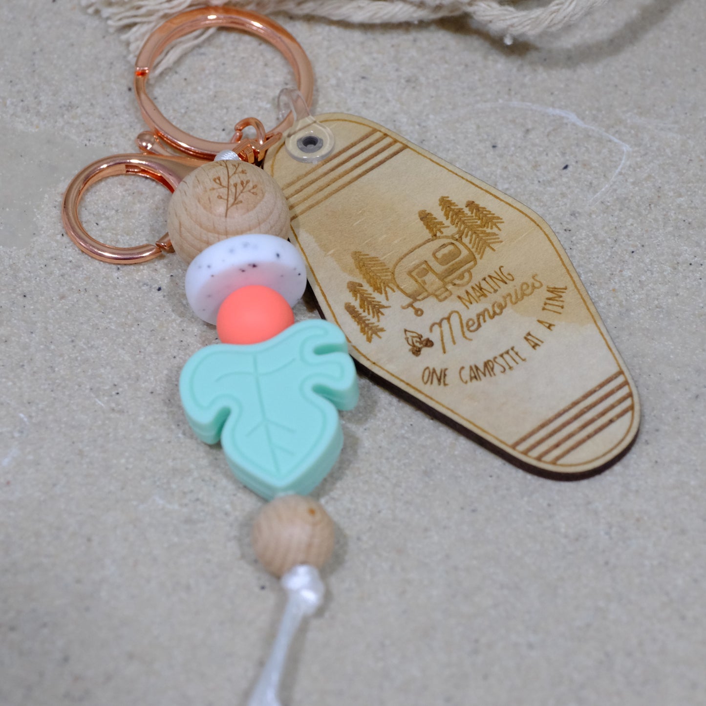 Keyring - Mint Monstera leaves