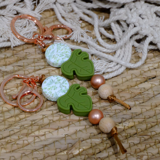 Keyring - Dark Monstera leaves
